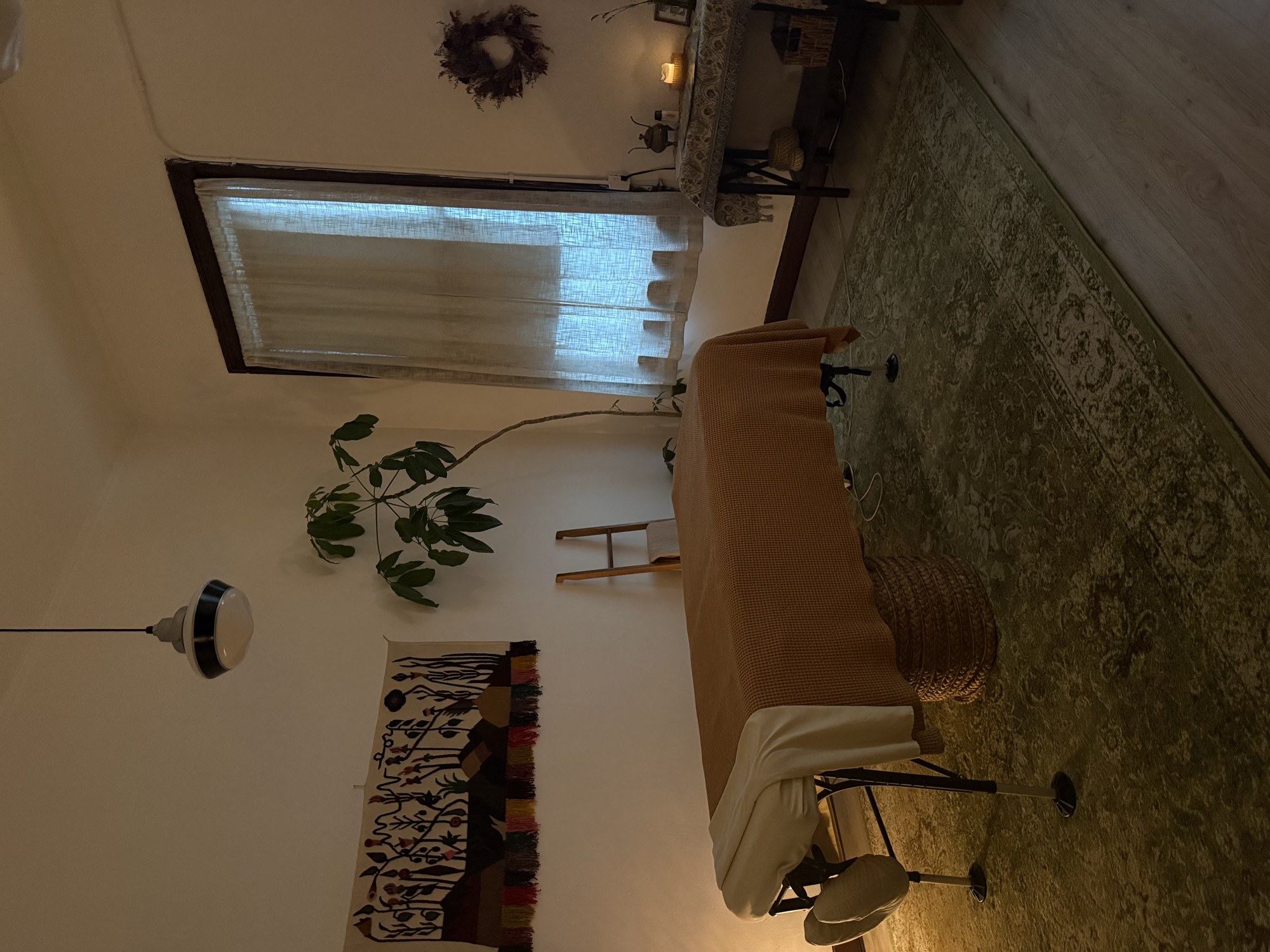 Charlotte Knowlton gallery photo 1